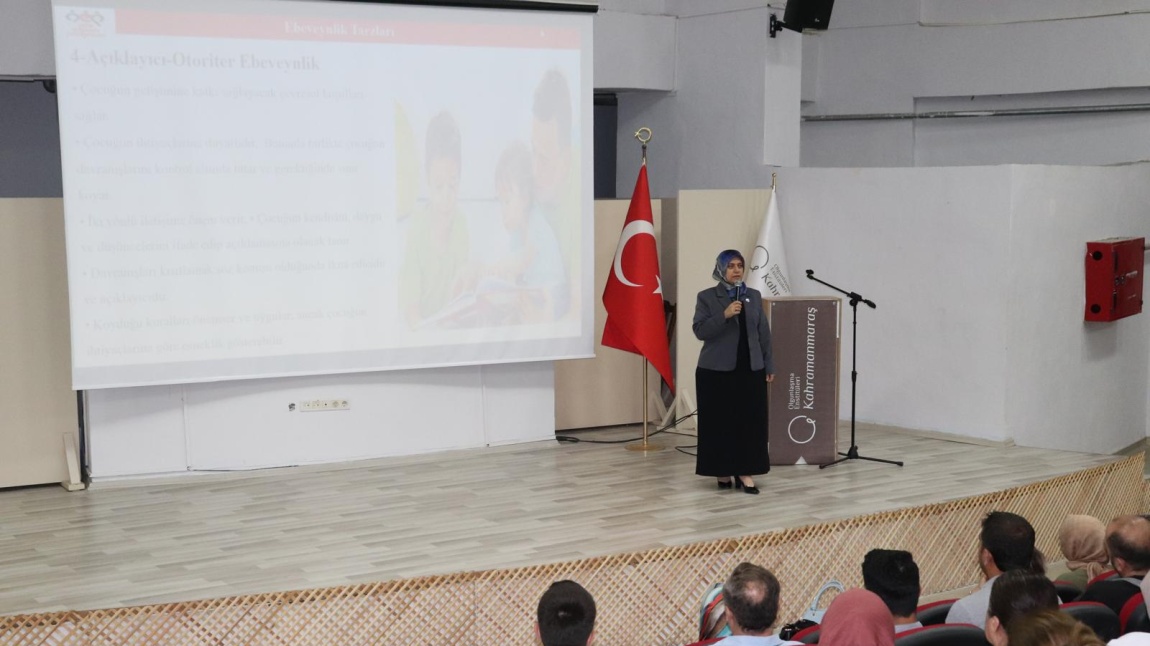  Kurum Çalışanlarına Aile Eğitim Semineri Verildi